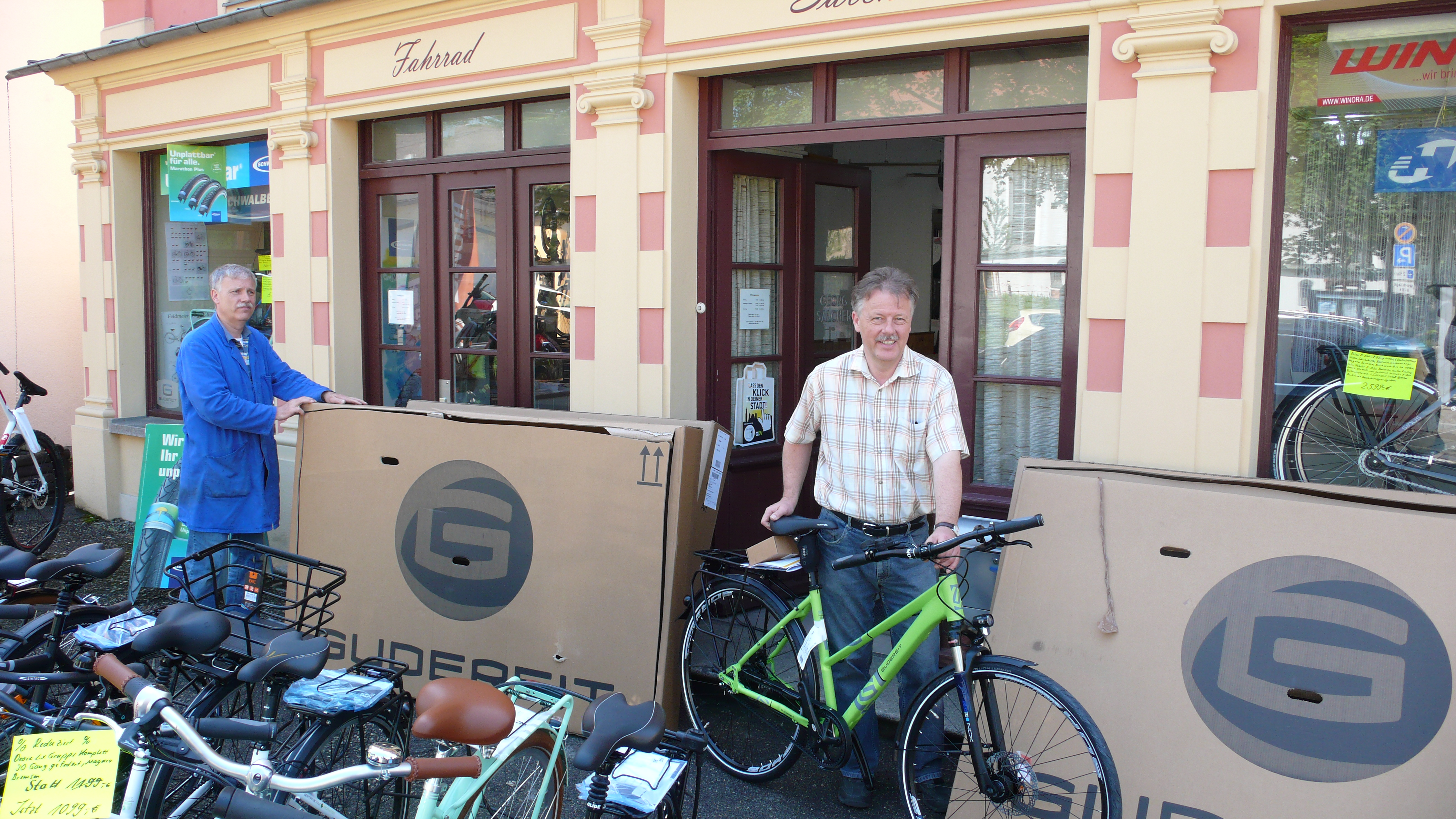 ab dem 27.04.20 wieder zu unseren altgewohnten Öffnungszeiten für ihren Bedarf an Fahrrädern und Fahrradzubehör sowie natürlich auch mit der Fahrradreparatur für sie bereit stehen